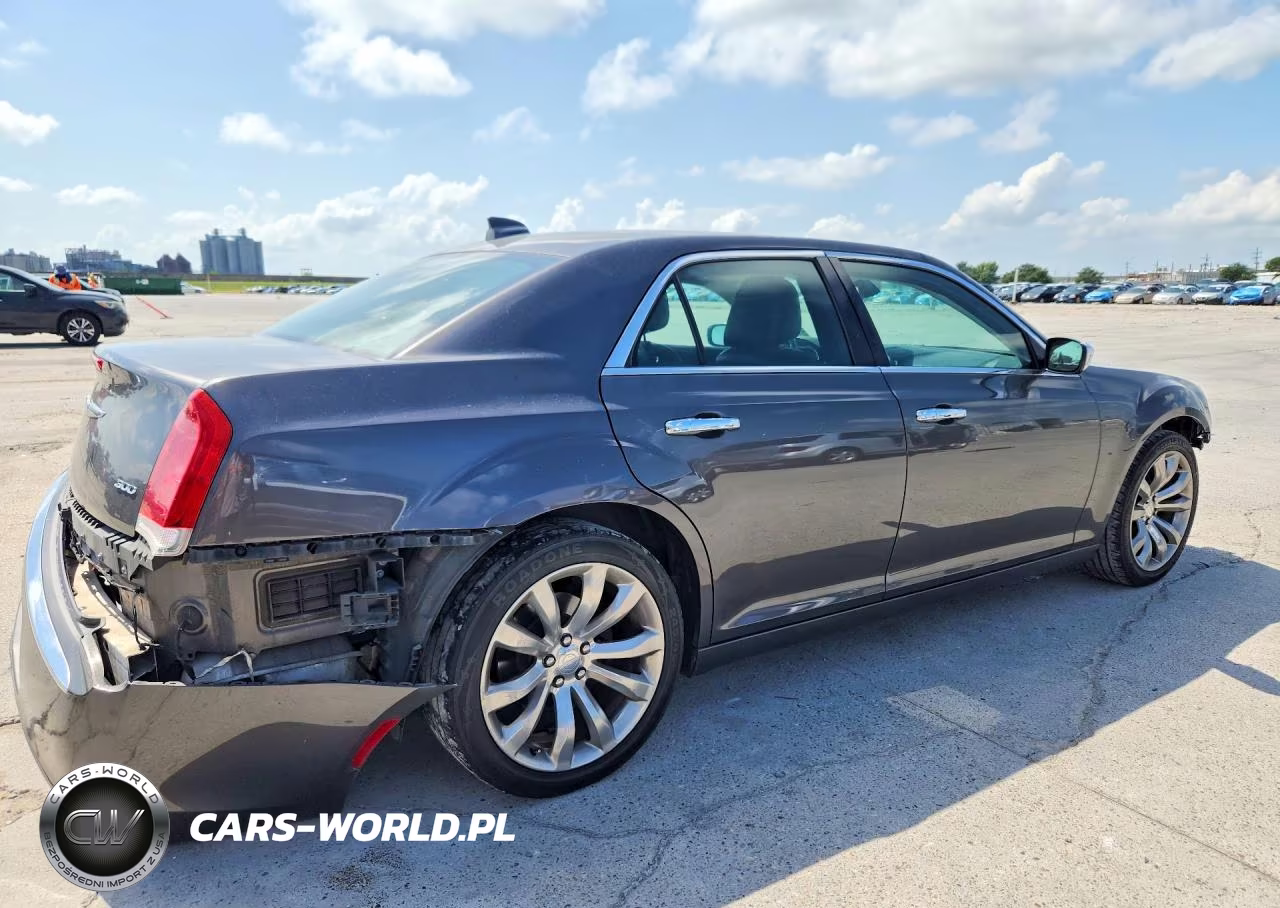 2018 Chrysler 300 Limited VIN:2C3CCAEG8JH193743 - 3