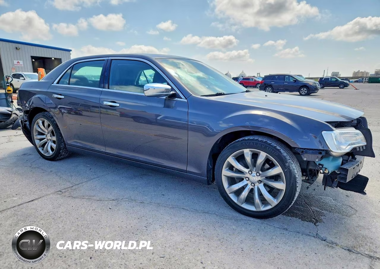 2018 Chrysler 300 Limited VIN:2C3CCAEG8JH193743 - 4