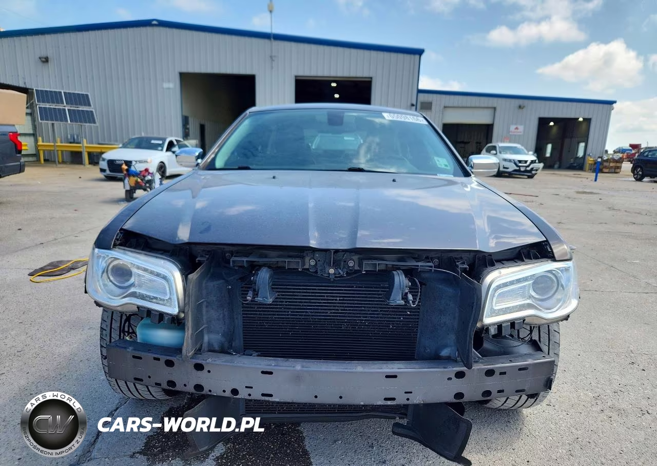 2018 Chrysler 300 Limited VIN:2C3CCAEG8JH193743 - 5