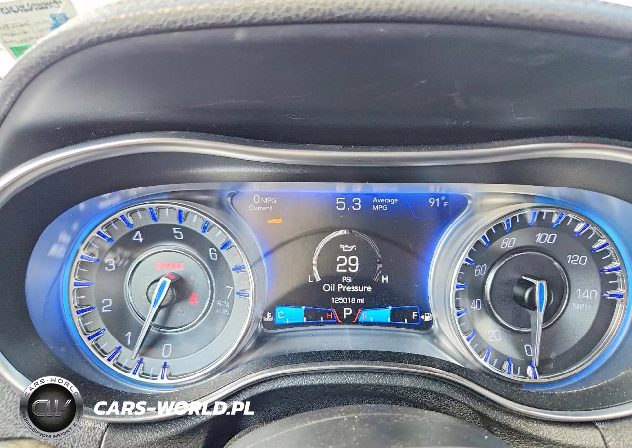 2018 Chrysler 300 Limited VIN:2C3CCAEG8JH193743 - 9