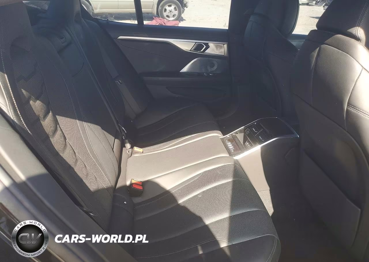 2021 BMW M850Xi VIN:WBAGV8C08MCF68611 - 10