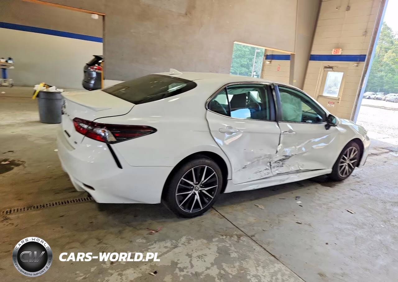 2024 Toyota Camry Se VIN:4T1G11AK8RU239931 - 3