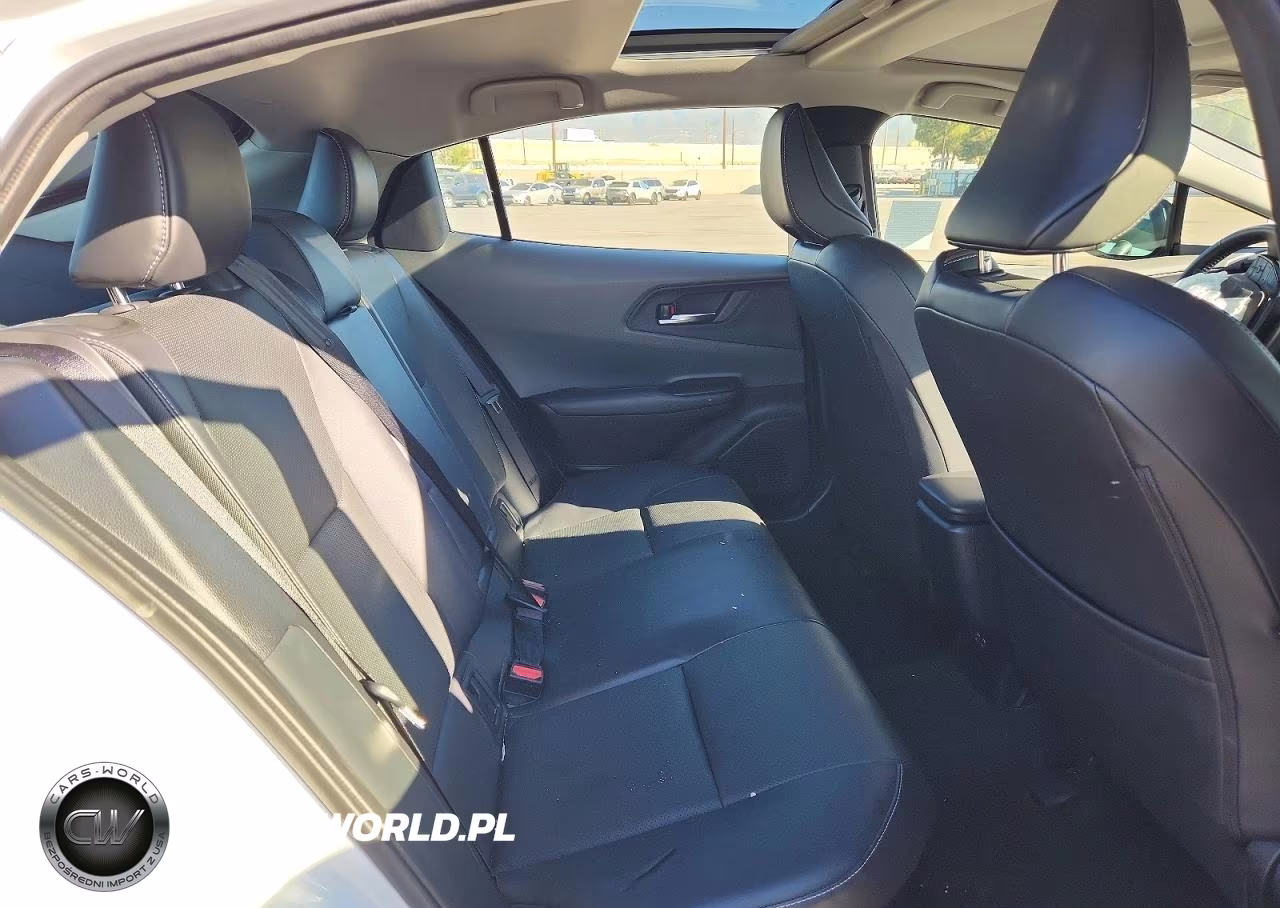 2024 Toyota Prius Xle VIN:JTDACAAU2R3032737 - 10