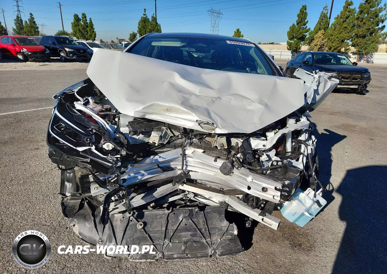 2024 Toyota Prius Xle VIN:JTDACAAU2R3032737 - 5