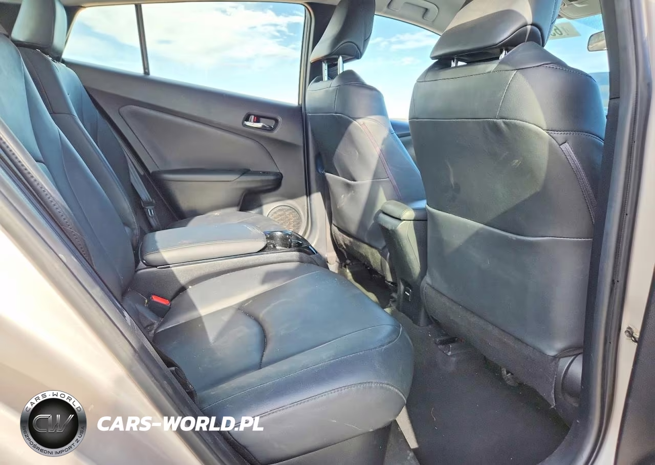 2017 Toyota Prius Prime Premium VIN:JTDKARFP0H3015879 - 10