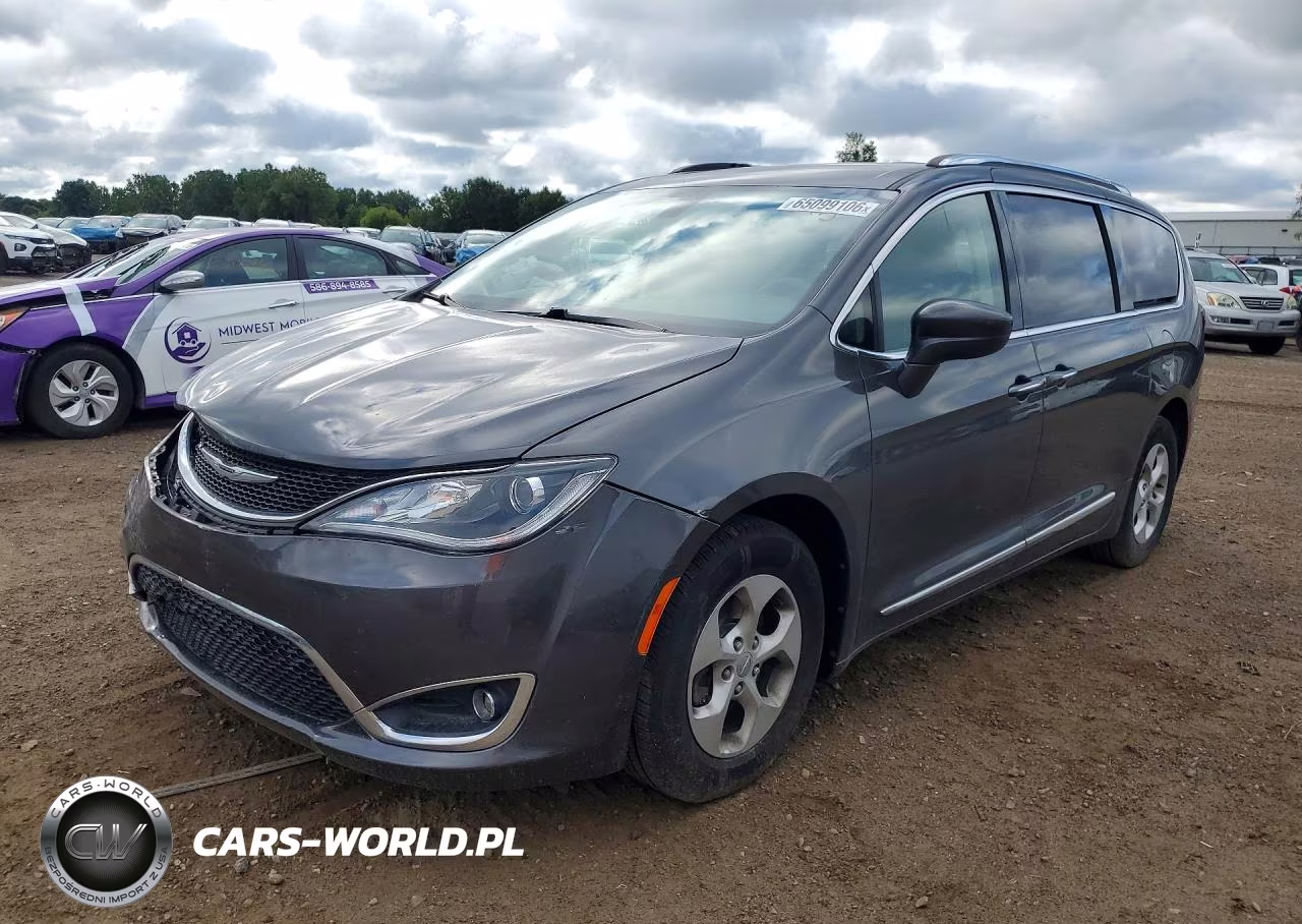 2017 Chrysler Pacifica Touring L Plus