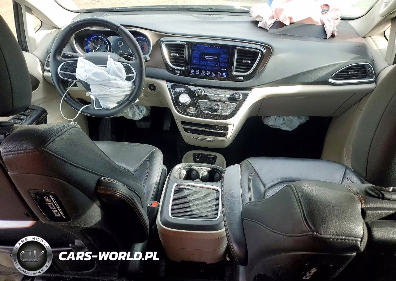 2017 Chrysler Pacifica Touring L Plus VIN:2C4RC1EGXHR837673 - 8