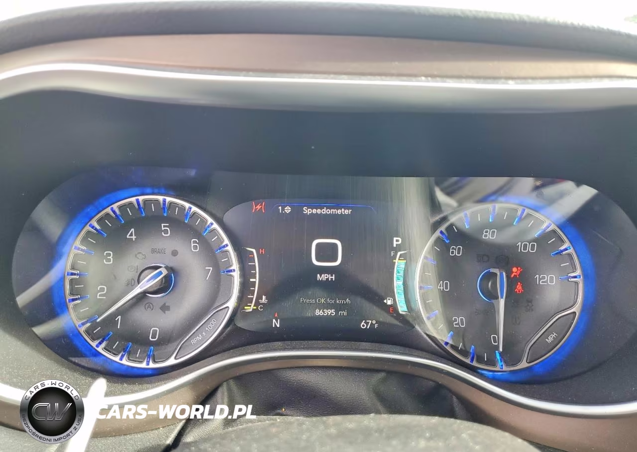 2017 Chrysler Pacifica Touring L Plus VIN:2C4RC1EGXHR837673 - 9