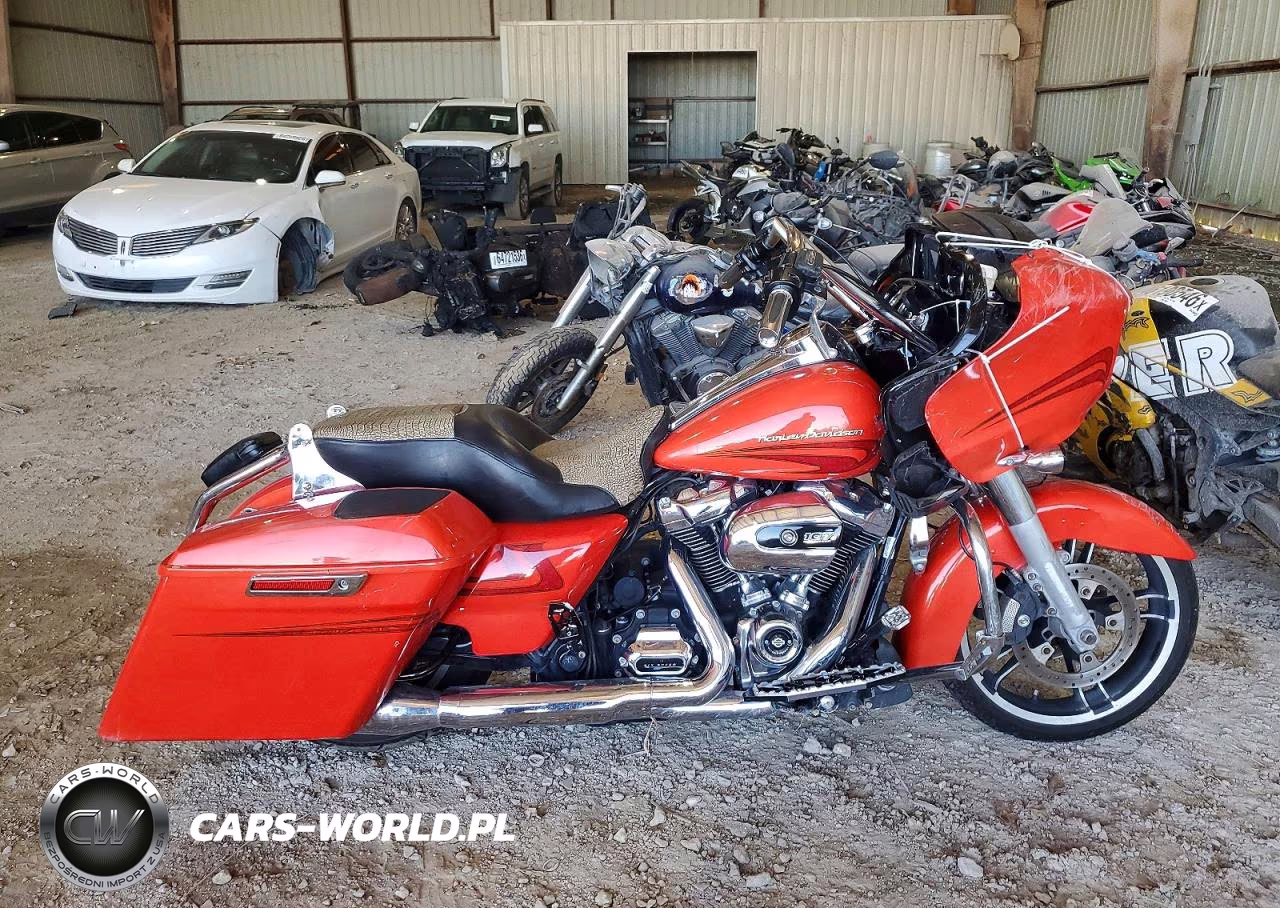 2017 Harley-Davidson Road Glide Special VIN:1HD1KTC17HB688825 - 1