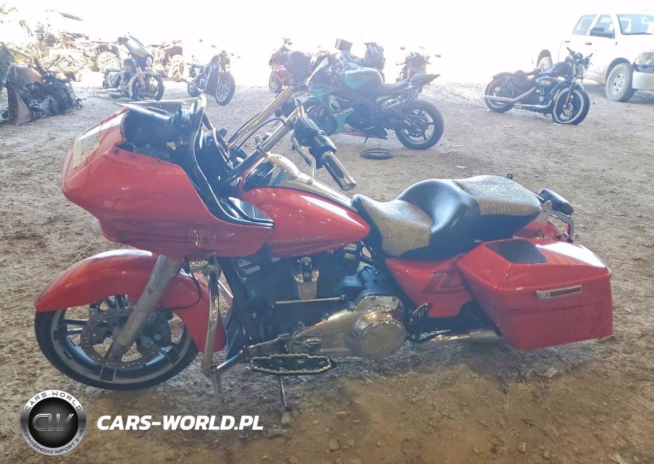 2017 Harley-Davidson Road Glide Special VIN:1HD1KTC17HB688825 - 3