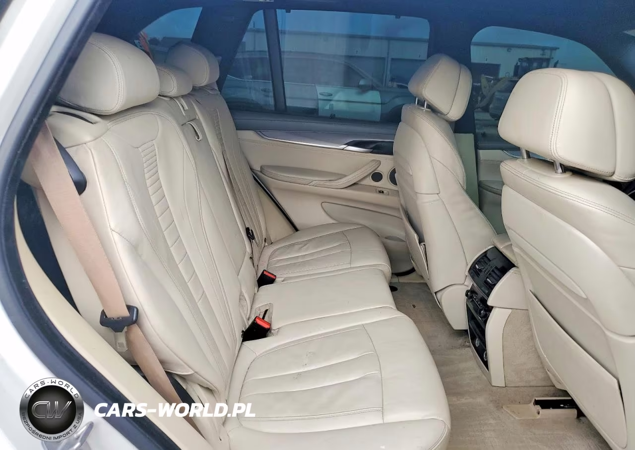 2016 BMW X5 xDrive50I VIN:5UXKR6C5XG0J83053 - 11