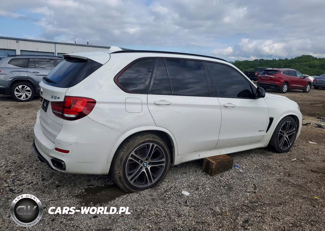 2016 BMW X5 xDrive50I VIN:5UXKR6C5XG0J83053 - 3
