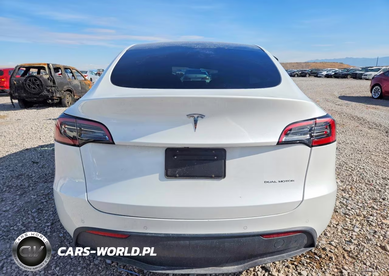 2022 Tesla Model Y VIN:7SAYGDEE6NF358225 - 6