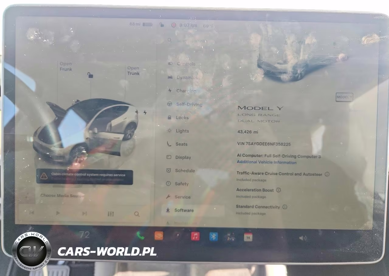 2022 Tesla Model Y VIN:7SAYGDEE6NF358225 - 9
