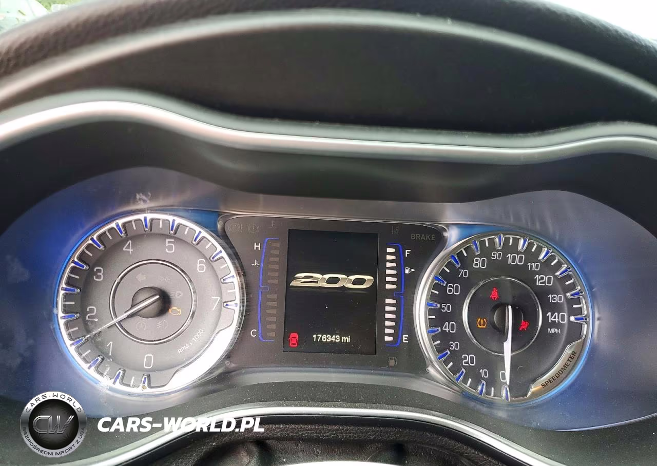2015 Chrysler 200 Limited VIN:1C3CCCAB9FN555101 - 9