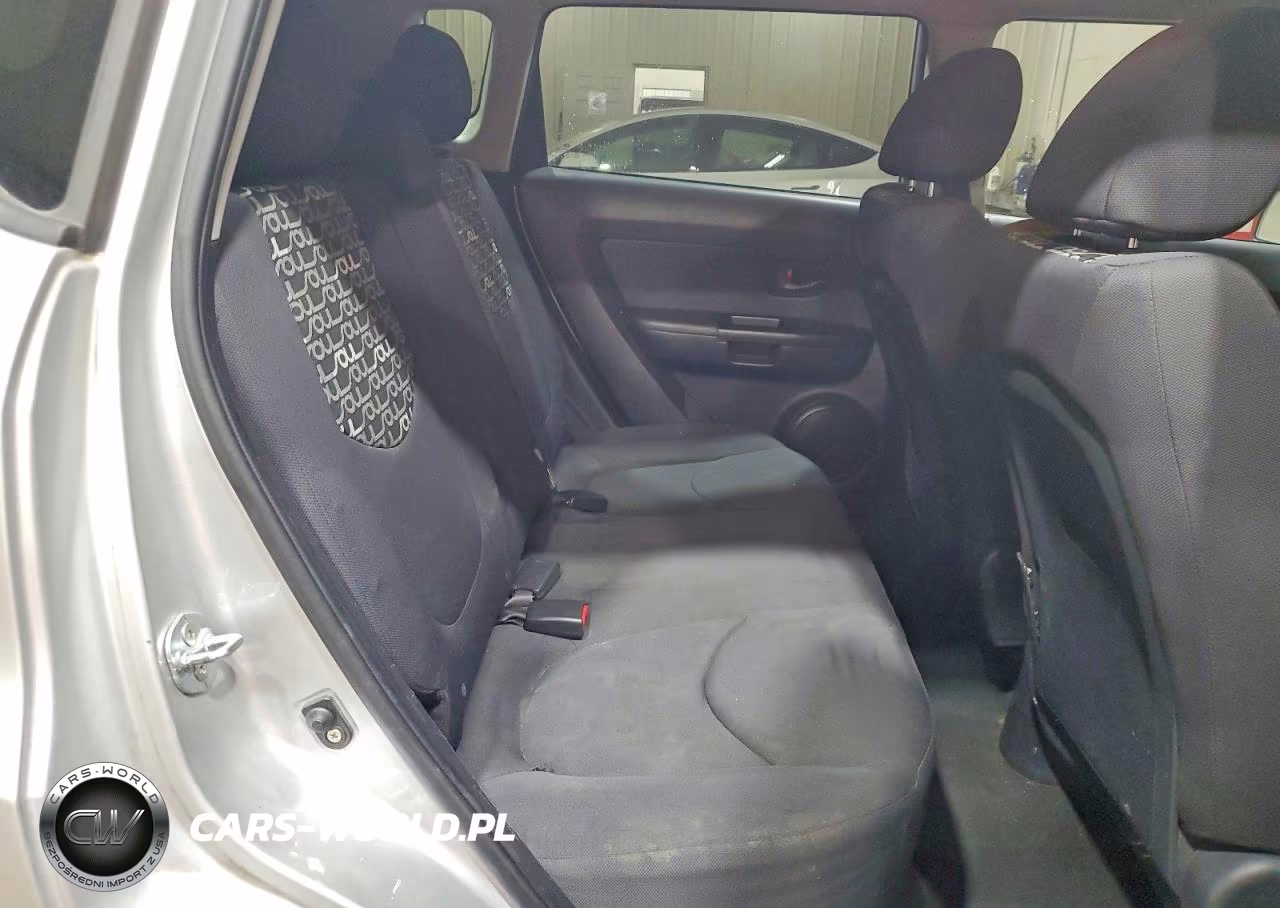 2011 Kia Soul + VIN:KNDJT2A28B7717019 - 11