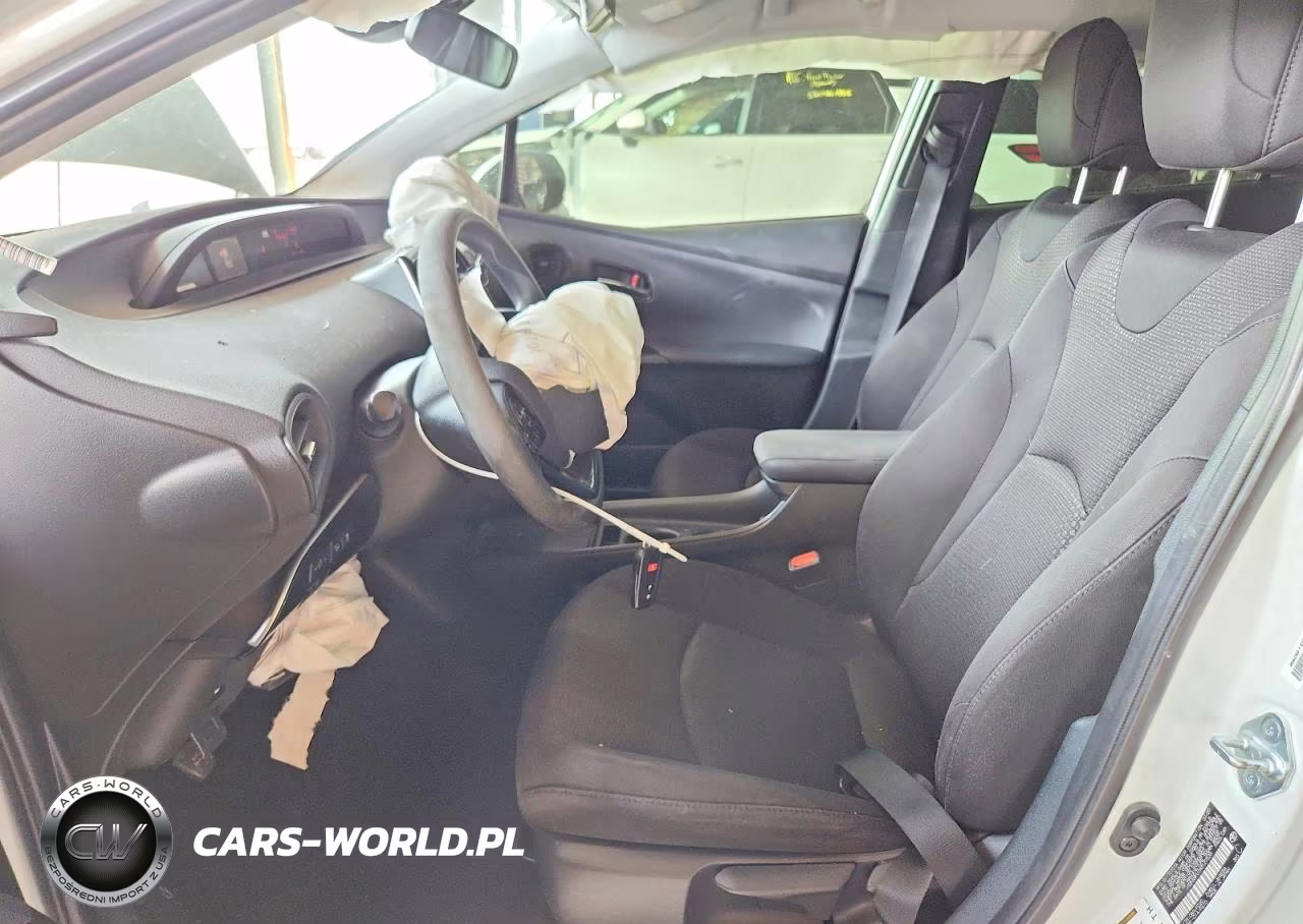 2021 Toyota Prius Le VIN:JTDKAMFU1M3127528 - 7