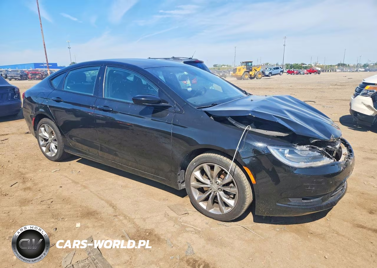 2015 Chrysler 200 S VIN:1C3CCCDG3FN610701 - 4