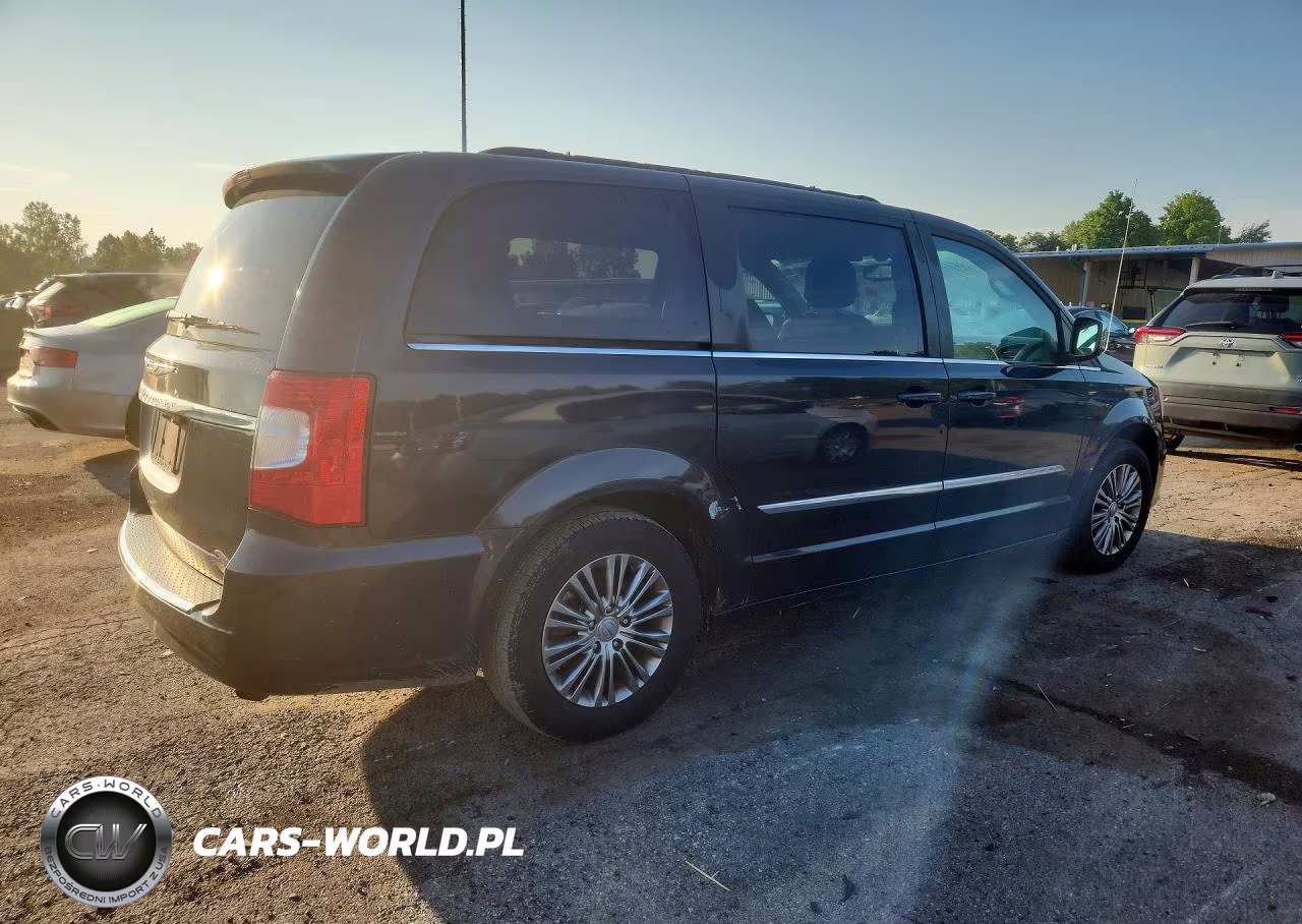 2014 Chrysler Town & Country Touring L VIN:2C4RC1CG1ER250163 - 3
