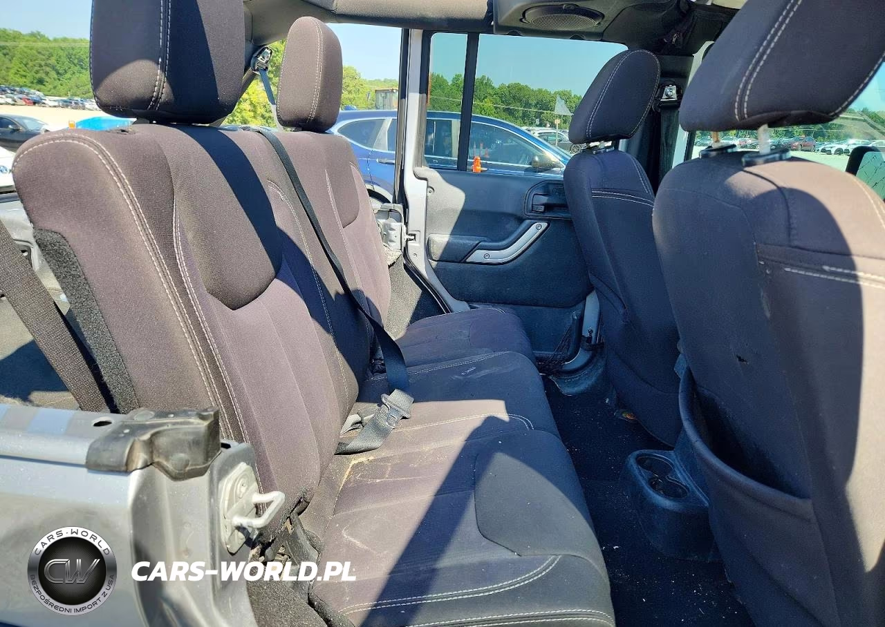 2014 Jeep Wrangler Unlimited Sahara VIN:1C4BJWEG8EL220166 - 11