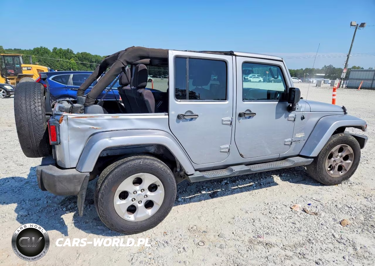 2014 Jeep Wrangler Unlimited Sahara VIN:1C4BJWEG8EL220166 - 3