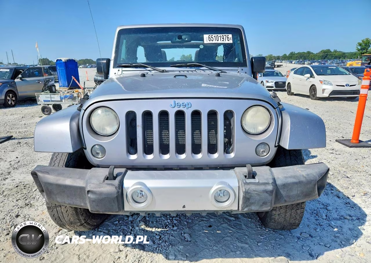 2014 Jeep Wrangler Unlimited Sahara VIN:1C4BJWEG8EL220166 - 5