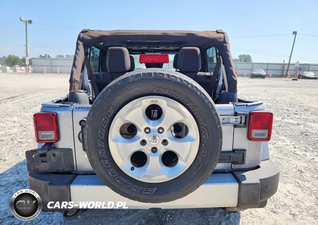 2014 Jeep Wrangler Unlimited Sahara VIN:1C4BJWEG8EL220166 - 6