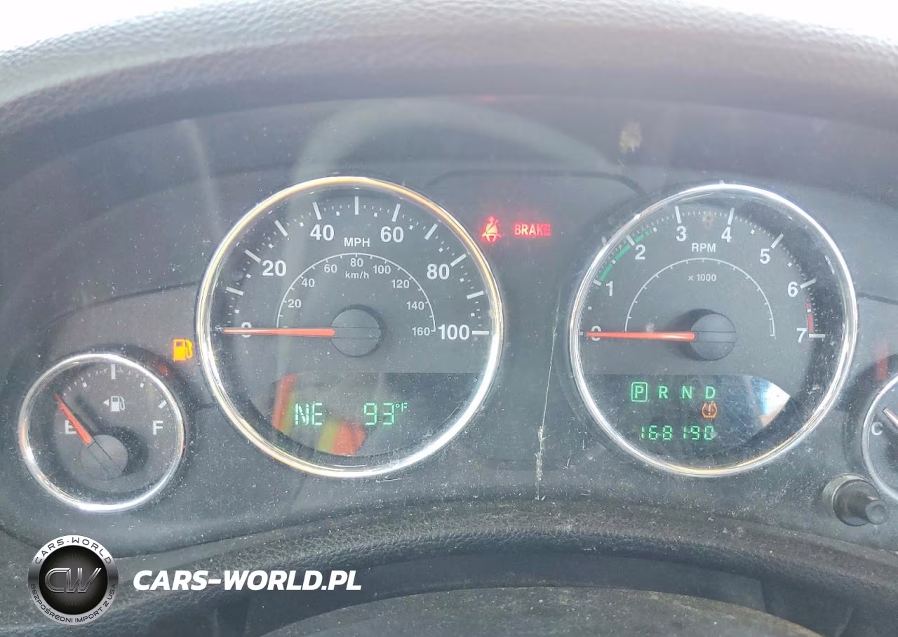 2014 Jeep Wrangler Unlimited Sahara VIN:1C4BJWEG8EL220166 - 9