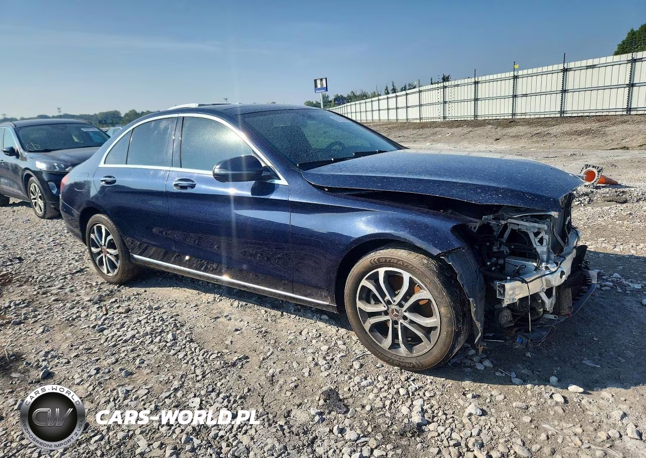 2017 Mercedes-Benz C 300 4Matic VIN:55SWF4KB8HU224773 - 4