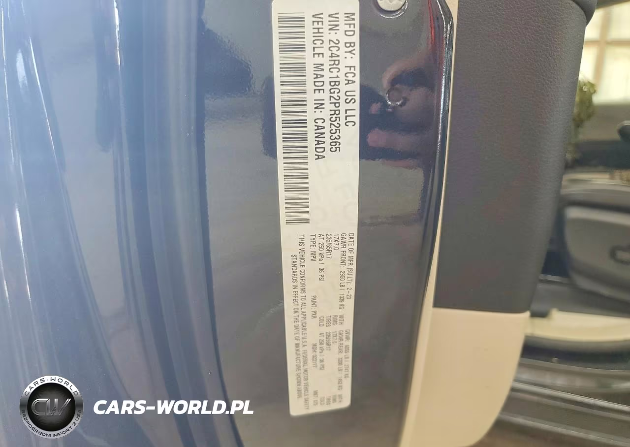 2023 Chrysler Pacifica Touring L VIN:2C4RC1BG2PR525365 - 13