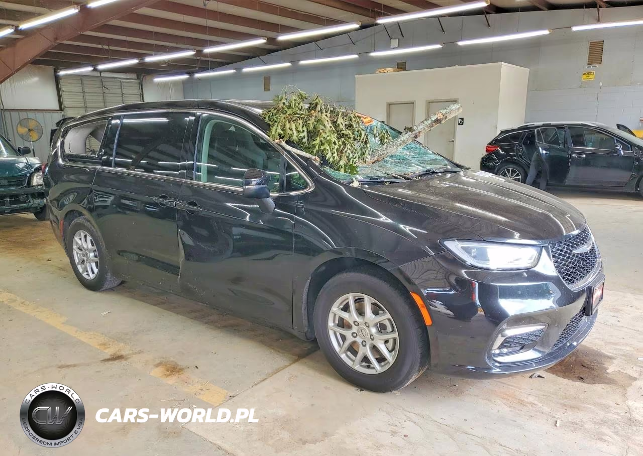 2023 Chrysler Pacifica Touring L VIN:2C4RC1BG2PR525365 - 4