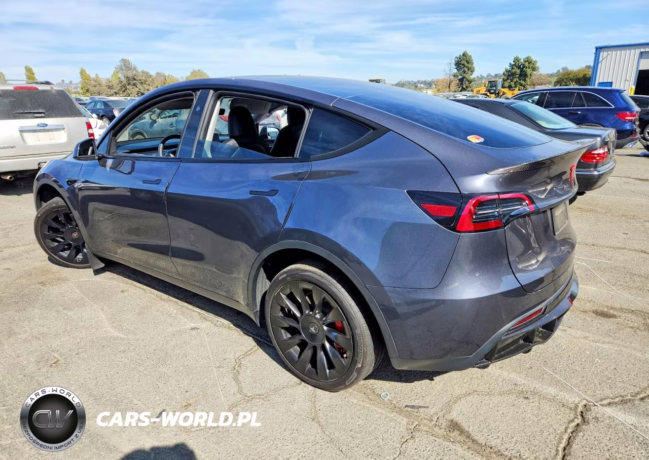 2023 Tesla Model Y VIN:7SAYGDEE1PF896737 - 2