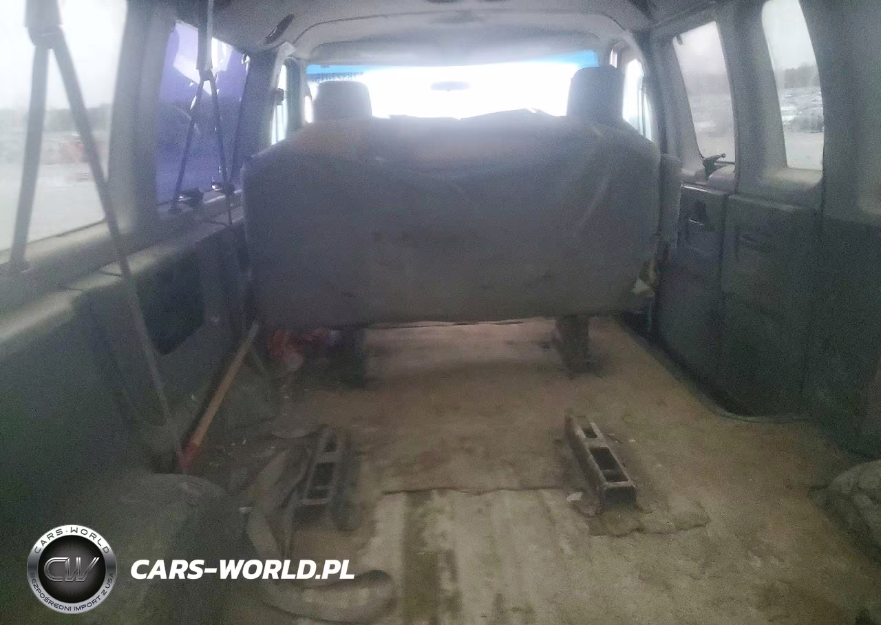2011 Ford Econoline E350 Super Duty Wagon VIN:1FBNE3BLXBDA75465 - 10