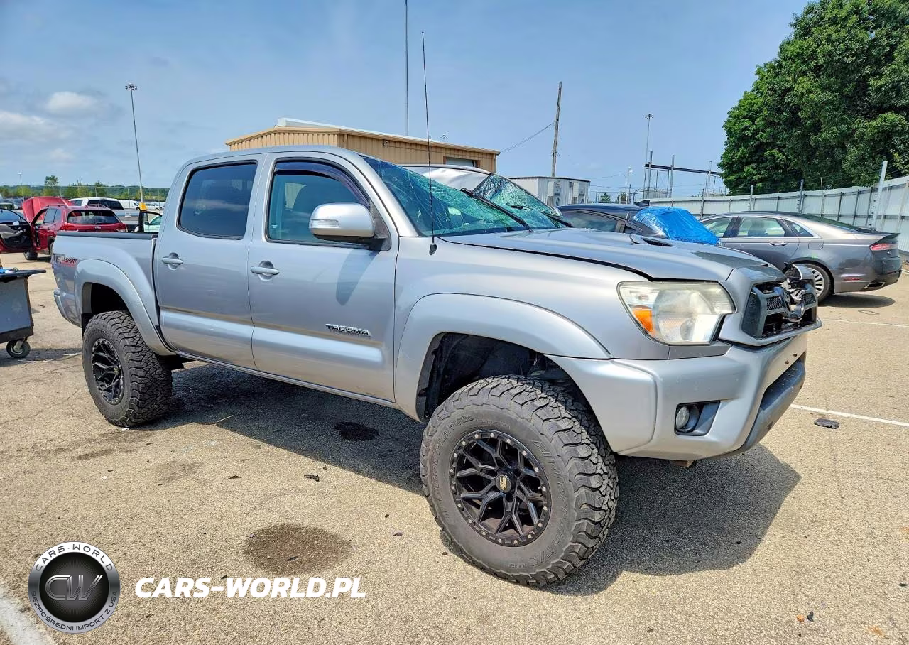 2015 Toyota Tacoma V6 VIN:3TMLU4EN9FM191288 - 4