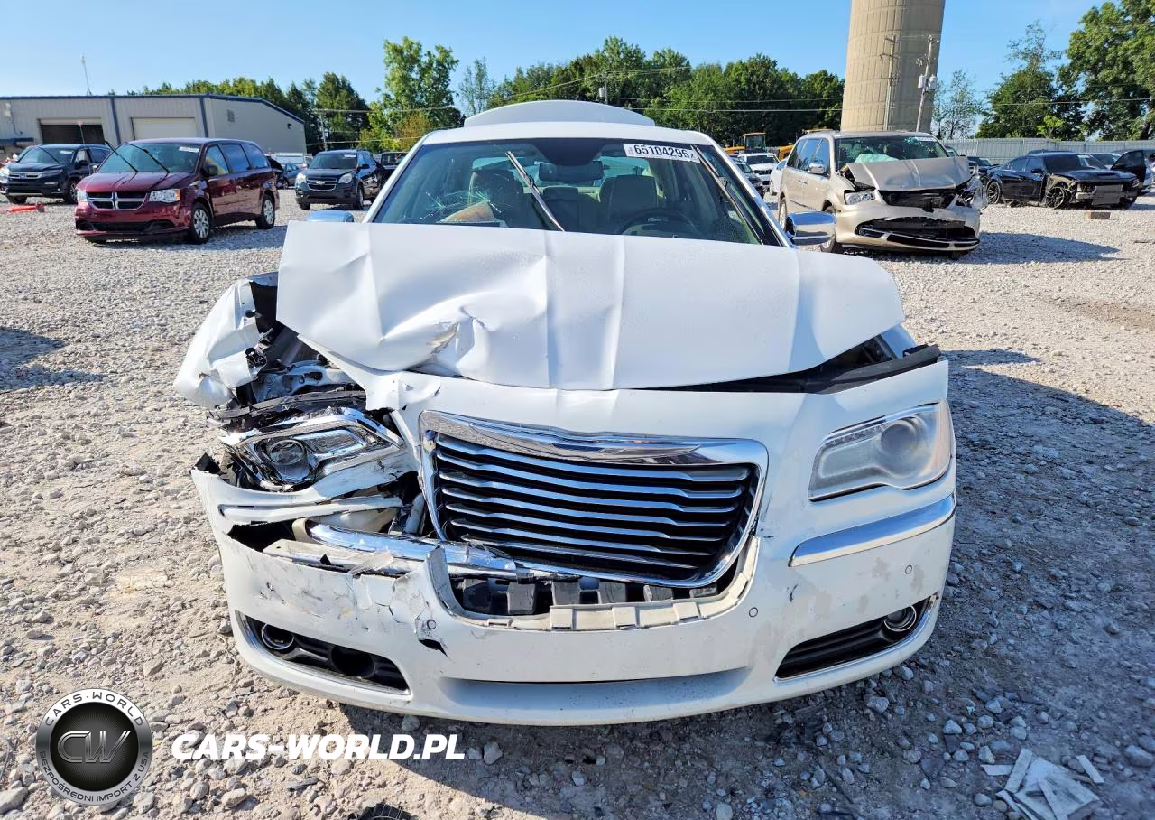 2014 Chrysler 300C VIN:2C3CCAEG3EH379048 - 5