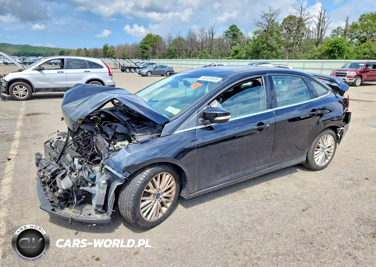 2017 Ford Focus Titanium VIN:1FADP3J22HL218214 - 1