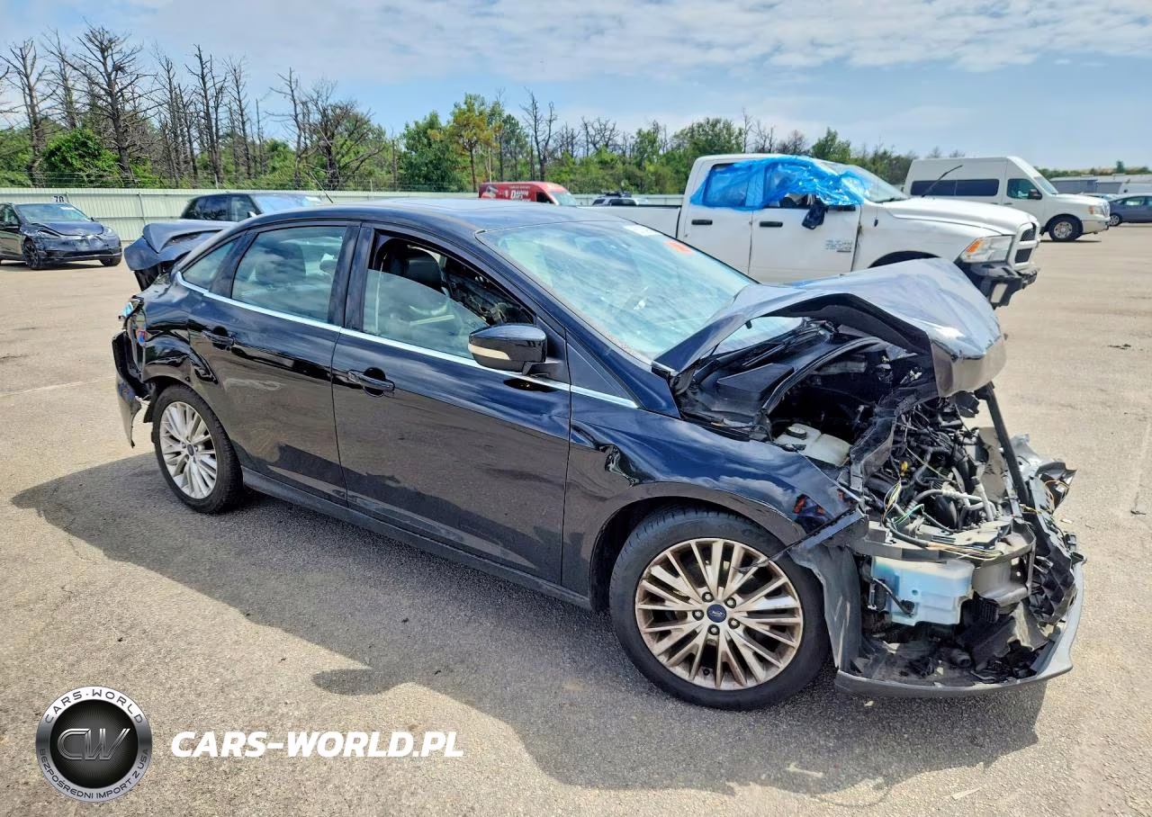 2017 Ford Focus Titanium VIN:1FADP3J22HL218214 - 4