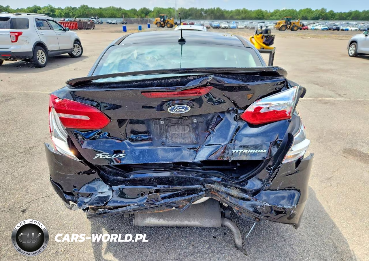 2017 Ford Focus Titanium VIN:1FADP3J22HL218214 - 6