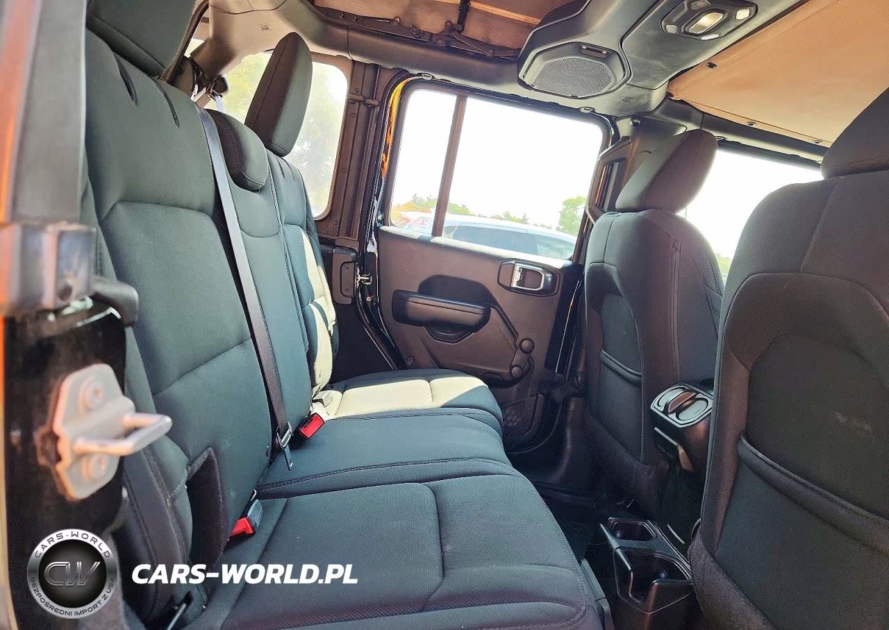2018 Jeep Wrangler Unlimited Sport VIN:1C4HJXDG3JW152997 - 10
