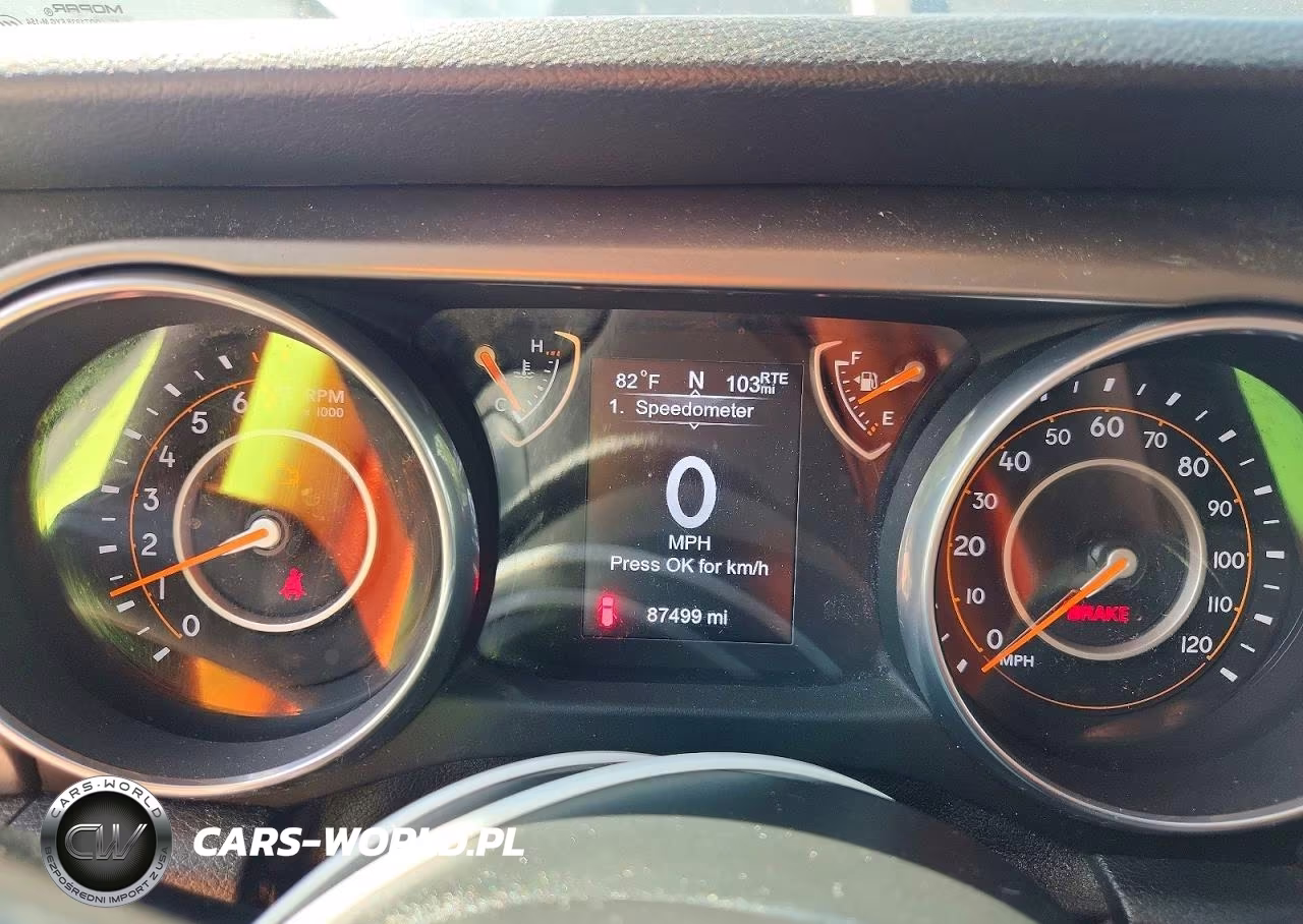 2018 Jeep Wrangler Unlimited Sport VIN:1C4HJXDG3JW152997 - 9