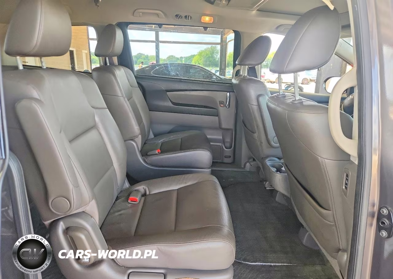 2016 Honda Odyssey Touring VIN:5FNRL5H91GB041649 - 11