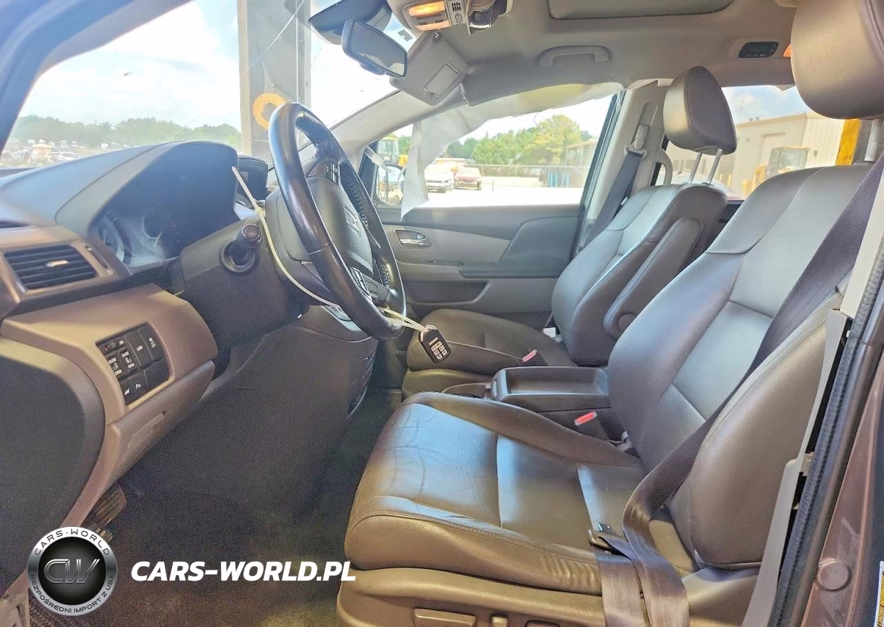 2016 Honda Odyssey Touring VIN:5FNRL5H91GB041649 - 7