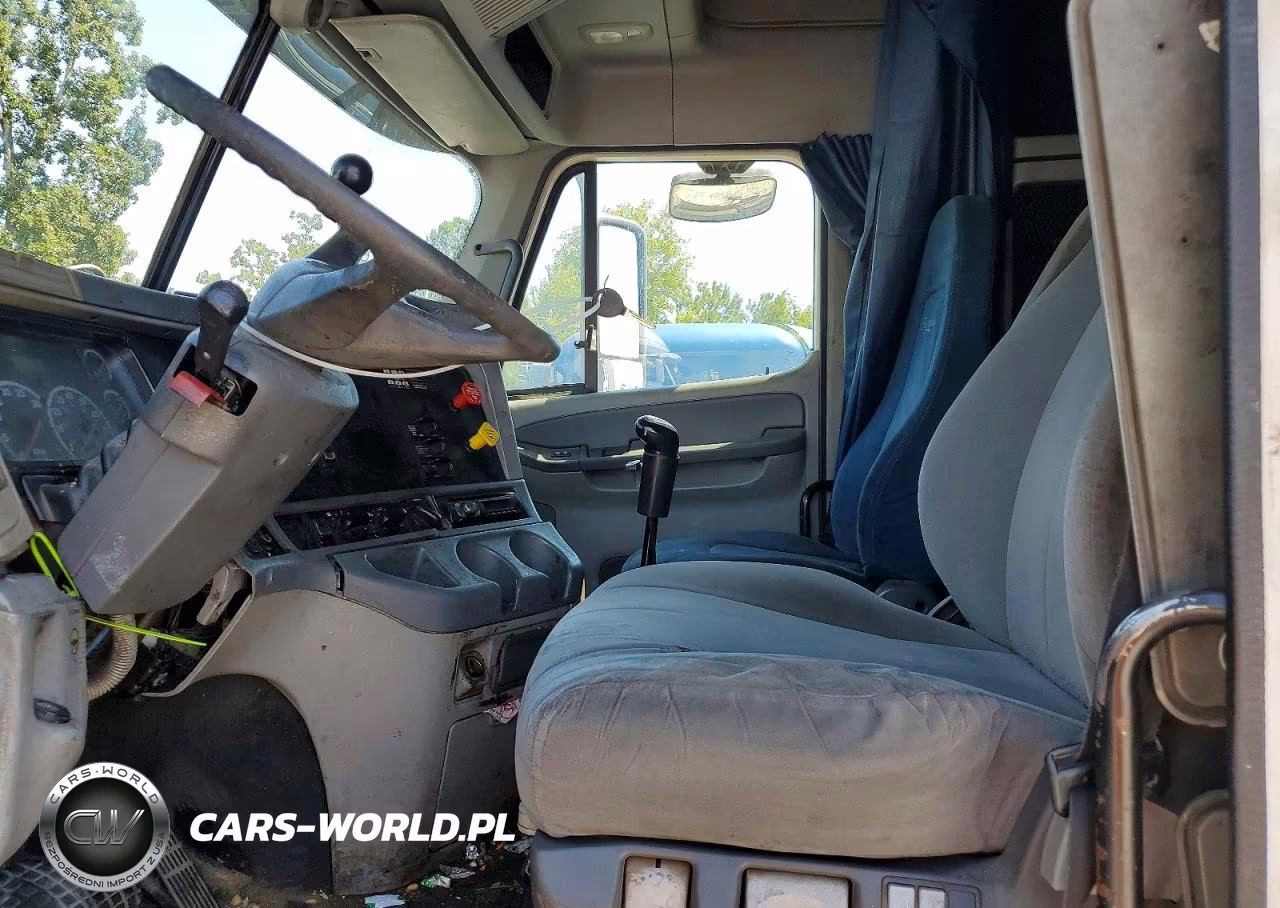 2007 Freightliner Columbia 120 Semi Truck VIN:1FUJA6CK07LX77992 - 7