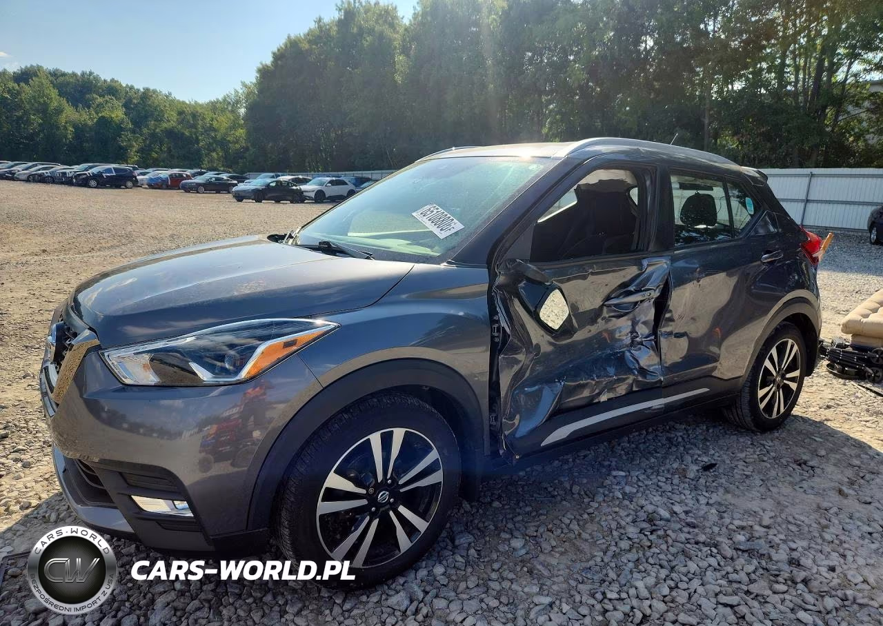 2020 Nissan Kicks Sr