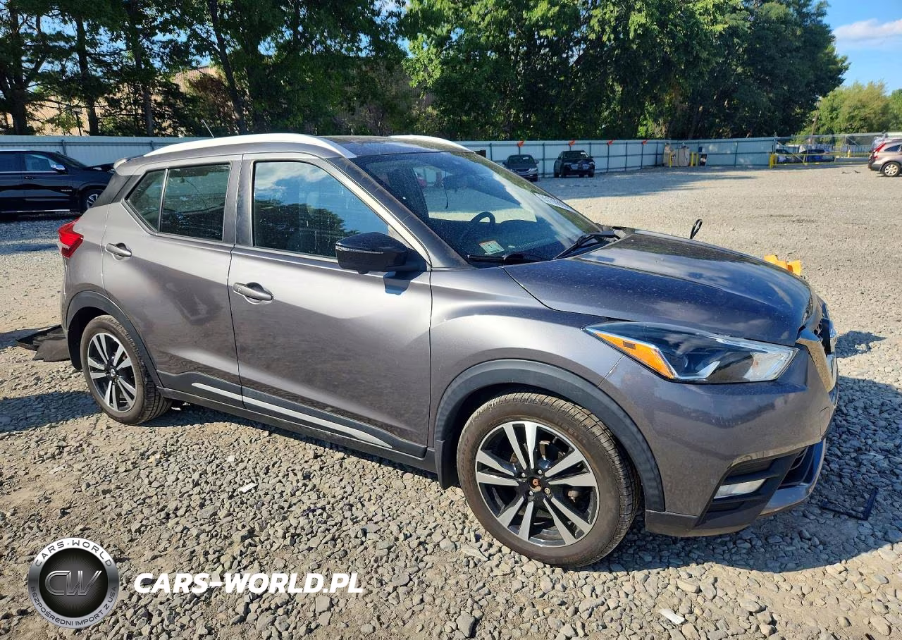 2020 Nissan Kicks Sr VIN:3N1CP5DV7LL541147 - 4