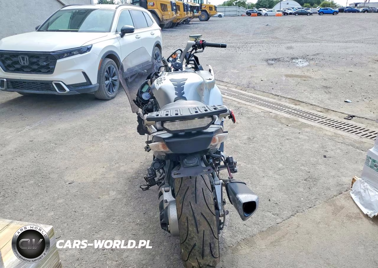 2011 Kawasaki Zg1400 C VIN:JKBZGNC16BA007977 - 4