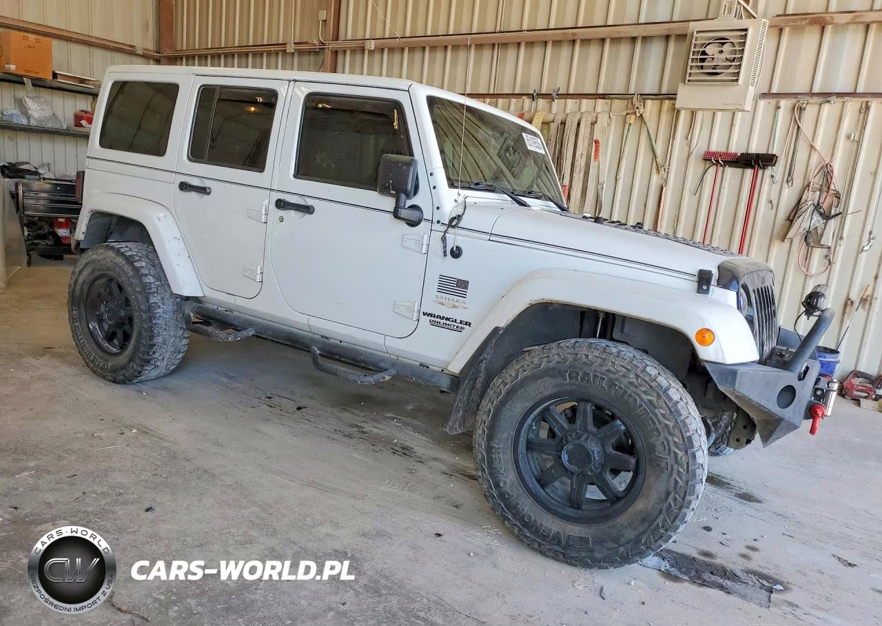 2012 Jeep Wrangler Unlimited Sahara VIN:1C4BJWEG9CL126990 - 4