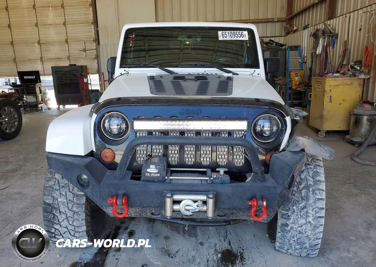 2012 Jeep Wrangler Unlimited Sahara VIN:1C4BJWEG9CL126990 - 5
