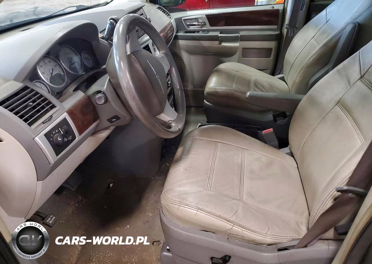 2010 Chrysler Town & Country Touring VIN:2A4RR5D12AR309175 - 7