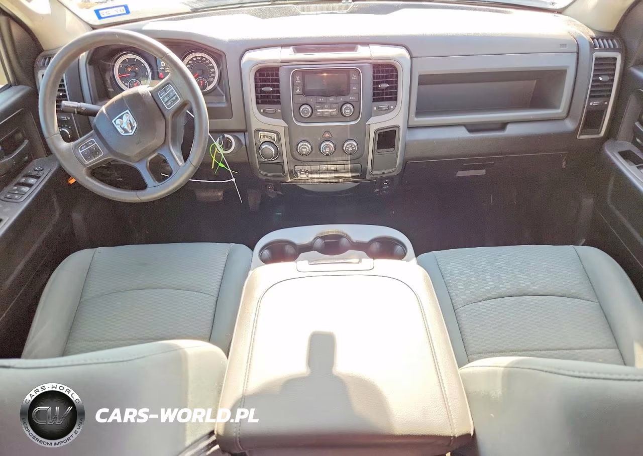 2019 Ram 1500 Classic Tradesman VIN:1C6RR6FG5KS613377 - 8